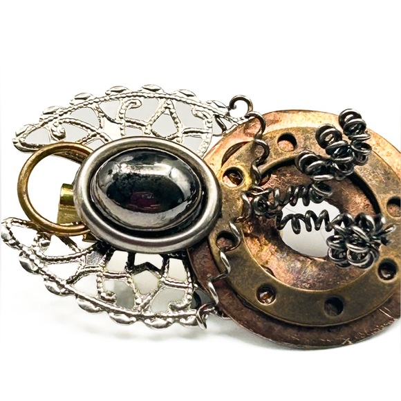 Unique Handmade Steampunk Angel Pin - Picture 5 of 9